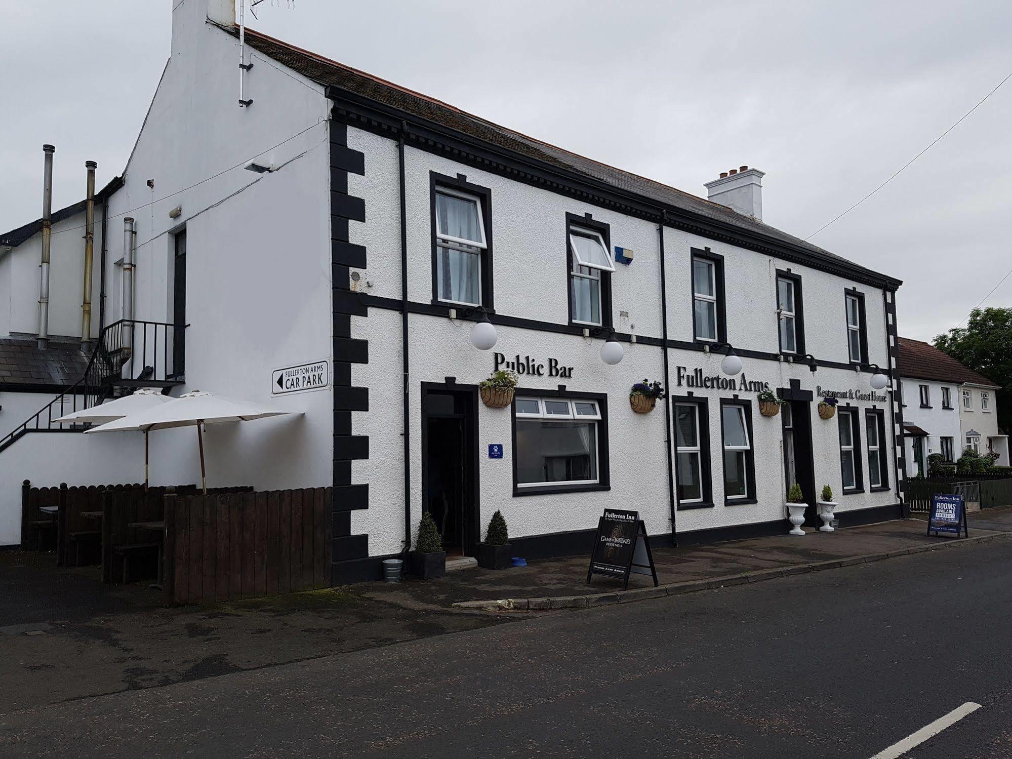 Hotel The Fullerton Arms à Ballintoy Extérieur photo