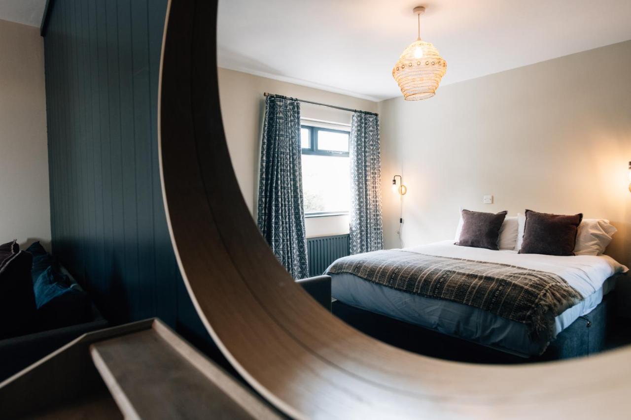 Hotel The Fullerton Arms à Ballintoy Extérieur photo