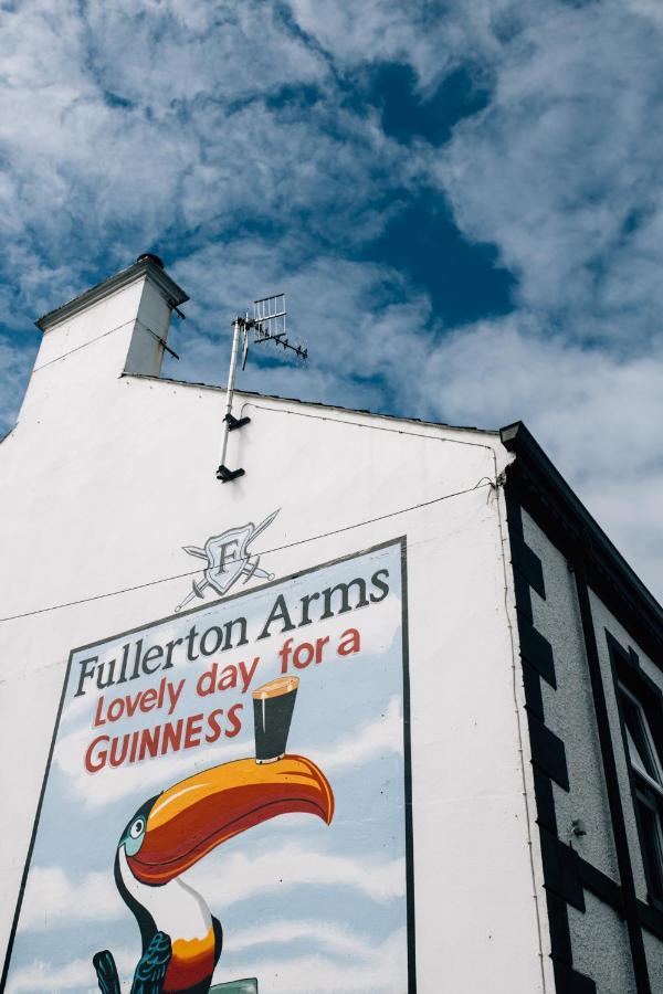 Hotel The Fullerton Arms à Ballintoy Extérieur photo